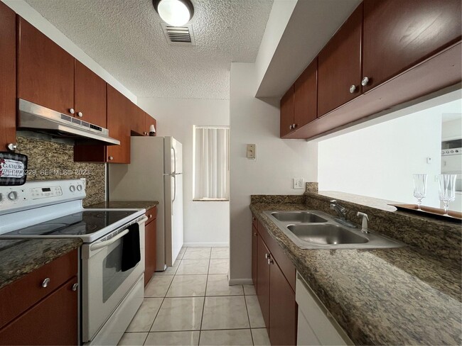 11584 NW 44th St in Coral Springs, FL - Building Photo - Building Photo