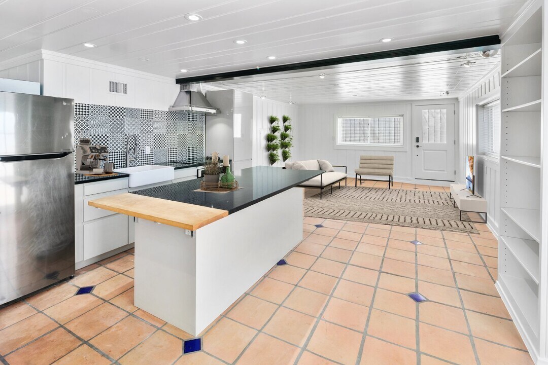 4218 Middlesex Dr in San Diego, CA - Building Photo