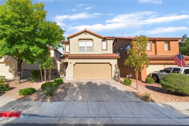 647 Moonlight Stroll St