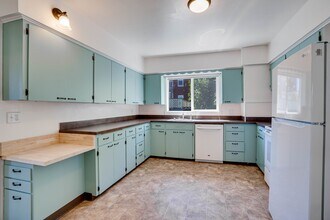2017 Rucker Ave in Everett, WA - Building Photo - Building Photo