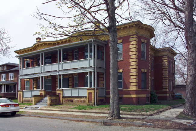 34 Rivers Ave in Chicopee, MA - Foto de edificio - Building Photo