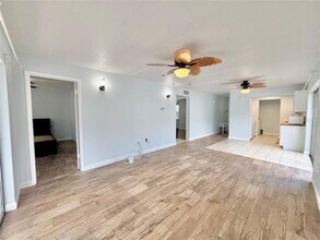 1550 11th St NE, Unit E2 in Winter Haven, FL - Building Photo - Building Photo