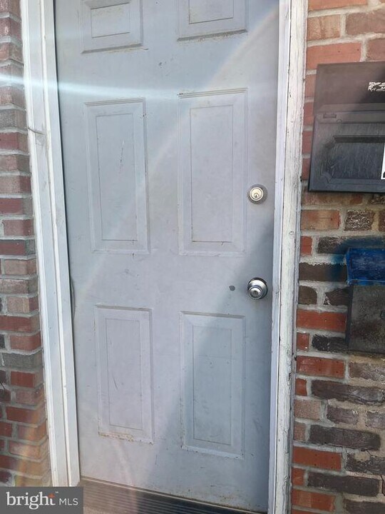 1000 S Clinton Ave in Trenton, NJ - Building Photo