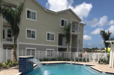 Palms of Pinellas in Largo, FL - Foto de edificio - Building Photo