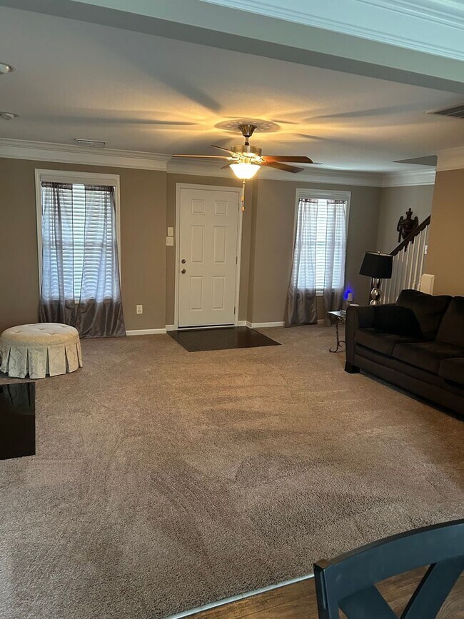 8135 Cambridge Reserve Dr in Knoxville, TN - Building Photo - Building Photo