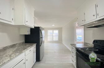 1409 W Parker Rd in Greenville, SC - Building Photo - Building Photo