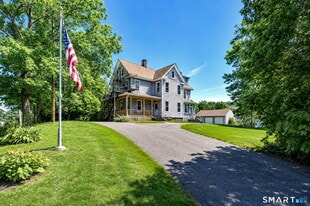 90 N Turnpike Rd in Wallingford, CT - Building Photo