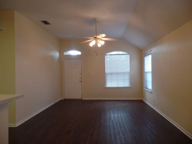 106 Providence Ct in Victoria, TX - Building Photo - Building Photo