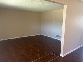 80 W Deodar Ln in Lemoore, CA - Building Photo - Building Photo