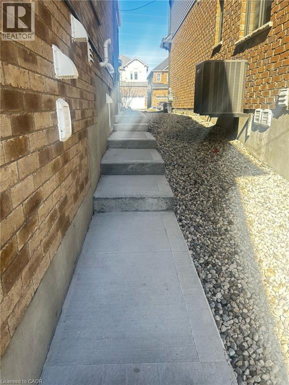 513 Blair Creek Dr in Kitchener, ON - Building Photo - Building Photo