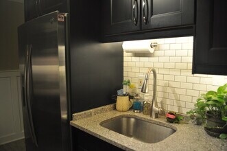 107 S Iris St in Alexandria, VA - Building Photo - Building Photo