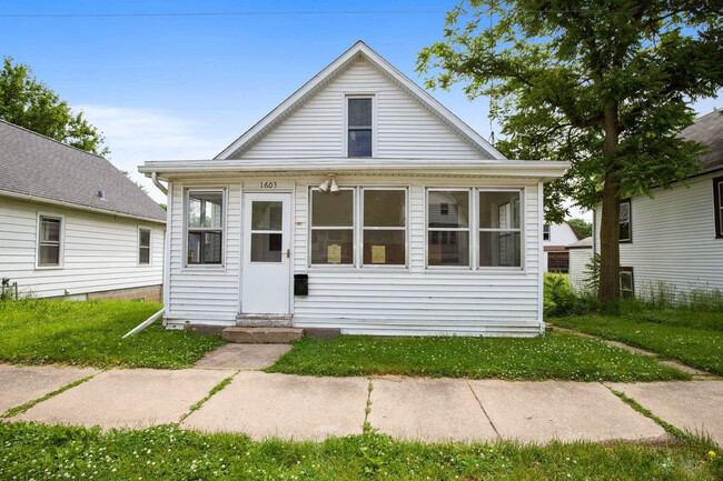 property at 1603 44th St