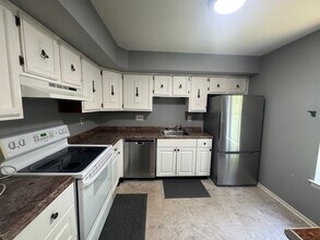 0 E Broad St in Burlington, NJ - Building Photo - Building Photo