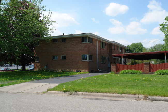 1100 Weber Dr in Lansing, MI - Foto de edificio - Building Photo