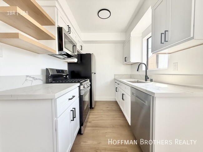 1819 S Oxford Ave in Los Angeles, CA - Building Photo - Building Photo