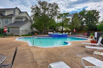 1085 Stones Throw Dr NW in Huntsville, AL - Building Photo - Building Photo