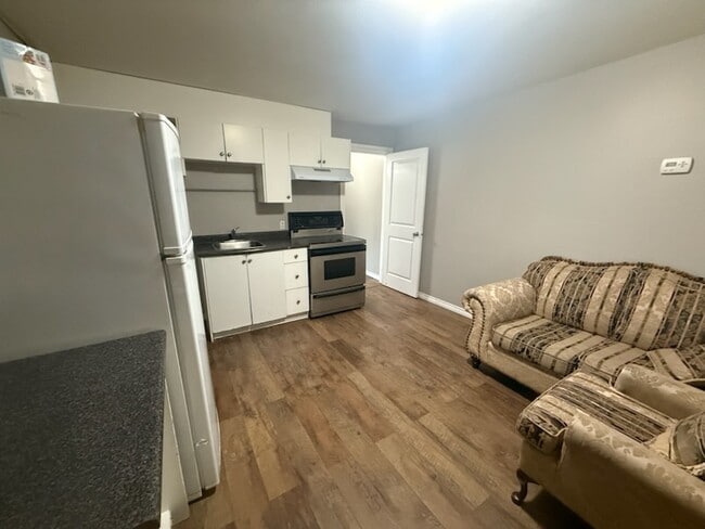 8009 Melburn Dr in Mission, BC - Building Photo - Building Photo