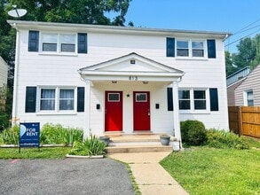 813 Montrose Ave in Charlottesville, VA - Building Photo - Building Photo