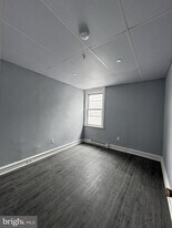 15 S Church Ln in East Lansdowne, PA - Building Photo