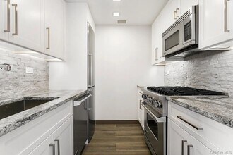 380 Rector Pl in New York, NY - Building Photo - Building Photo