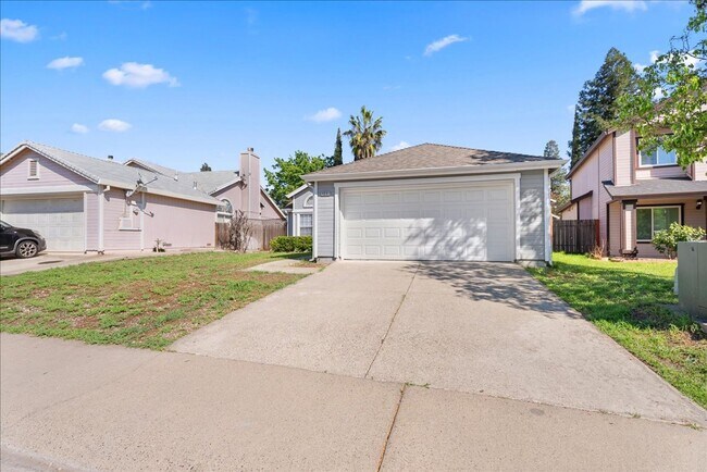 4541 Country Run Way in Antelope, CA - Building Photo - Building Photo