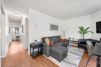 1405 Haro St in Vancouver, BC - Building Photo - Building Photo