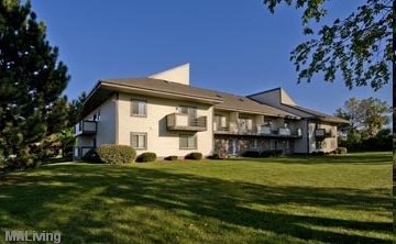 Pine Cove Apartments in Oregon, WI - Building Photo