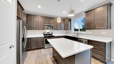 11632 Amberwood Dr in Hebron, IL - Building Photo - Building Photo