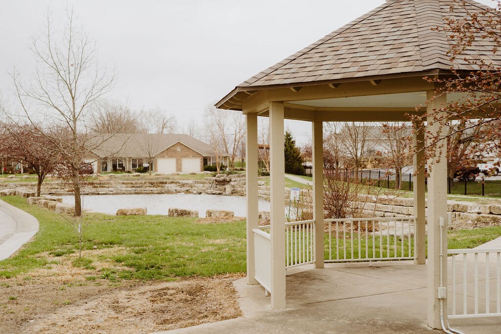 Pebblebrooke Villas in Basehor, KS - Building Photo