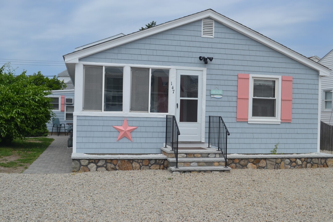 147 Franklin St in Seabrook, NH - Building Photo
