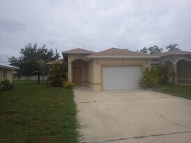 2193 River Ridge Blvd in Ft. Myers, FL - Building Photo