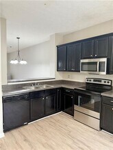 4153 Park Chase Dr in East Point, GA - Building Photo - Building Photo