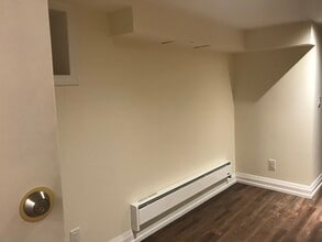 233 Sorauren Av in Toronto, ON - Building Photo - Building Photo