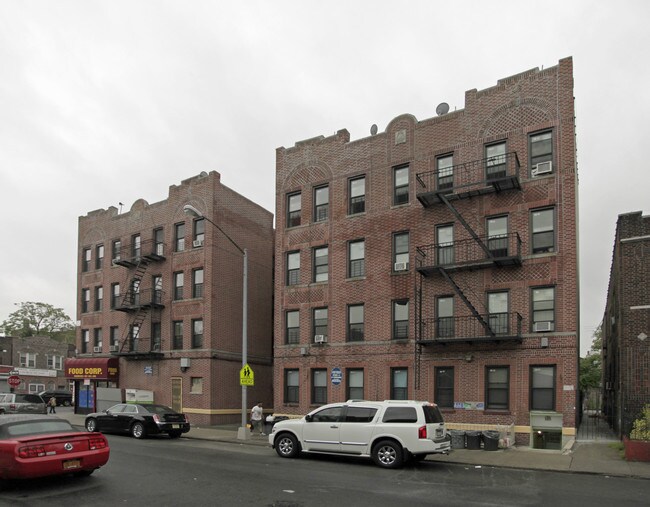 250 E 96th St in Brooklyn, NY - Foto de edificio - Building Photo