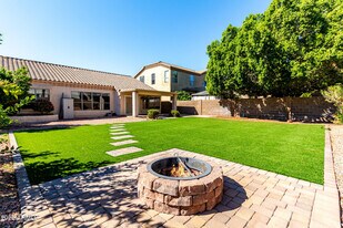 6410 W Buckskin Trail in Phoenix, AZ - Building Photo