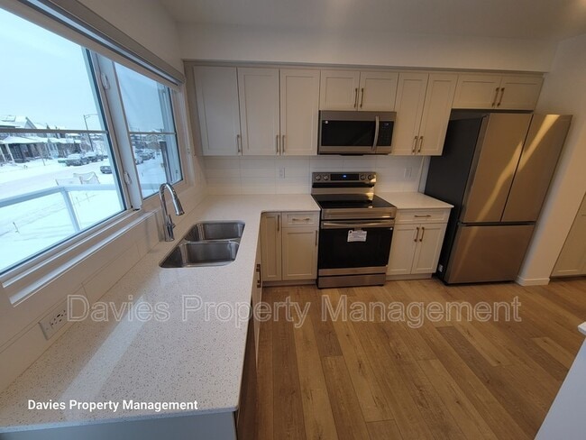 1209 Keswick Dr SW in Edmonton, AB - Building Photo - Building Photo