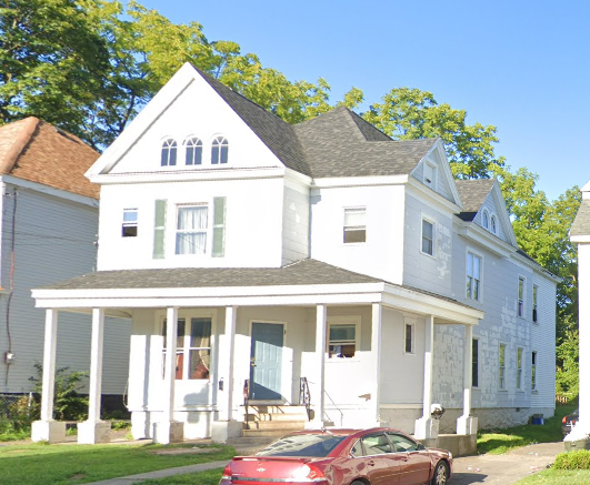 208 Columbus Ave in Syracuse, NY - Building Photo