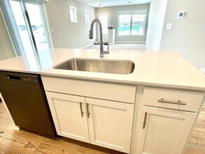 10948 Yalta St NE in Blaine, MN - Building Photo - Building Photo