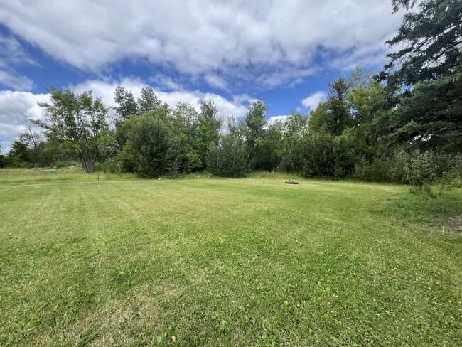 201 Schilling Rd SE in Bagley, MN - Foto de edificio - Building Photo