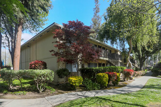 Almaden 1930 in San Jose, CA - Foto de edificio - Building Photo