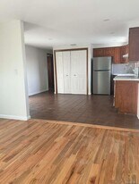 81 10th Ave in West Babylon, NY - Building Photo