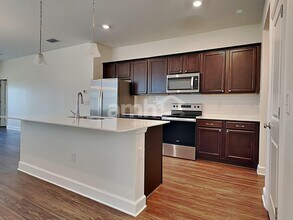 1020 Island Pond Dr in Plant City, FL - Foto de edificio - Building Photo