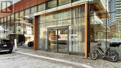 17 Bathurst St in Toronto, ON - Building Photo - Building Photo