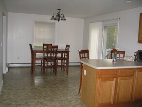 18 Melvin Ave, Unit B in Old Orchard Beach, ME - Building Photo - Building Photo