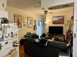 2119 S 16th St, Unit 2nd floor in Philadelphia, PA - Building Photo - Building Photo