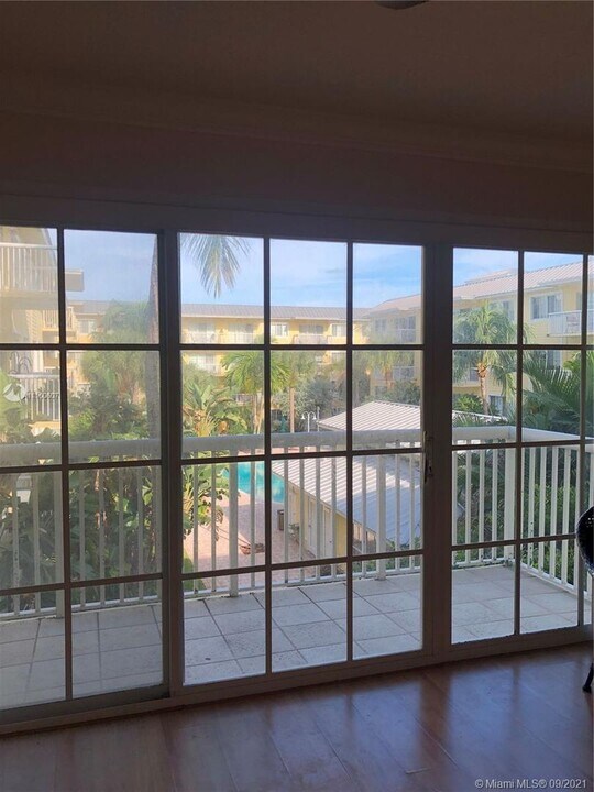 1501 E Broward Blvd in Fort Lauderdale, FL - Foto de edificio