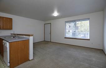 Alexandra Apartments in Bellingham, WA - Building Photo - Interior Photo