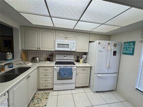 5455 Peppertree Dr in Ft. Myers, FL - Building Photo - Building Photo