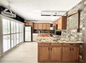 65 Lake Arbor Dr in Palm Springs, FL - Building Photo - Building Photo