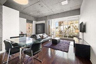 1200 Rue St-Alexandre in Montréal, QC - Building Photo